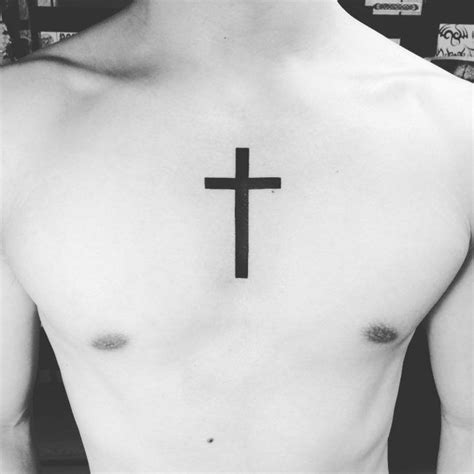 tatuaje cruz en el pecho|tatuajes en el pecho hombres.